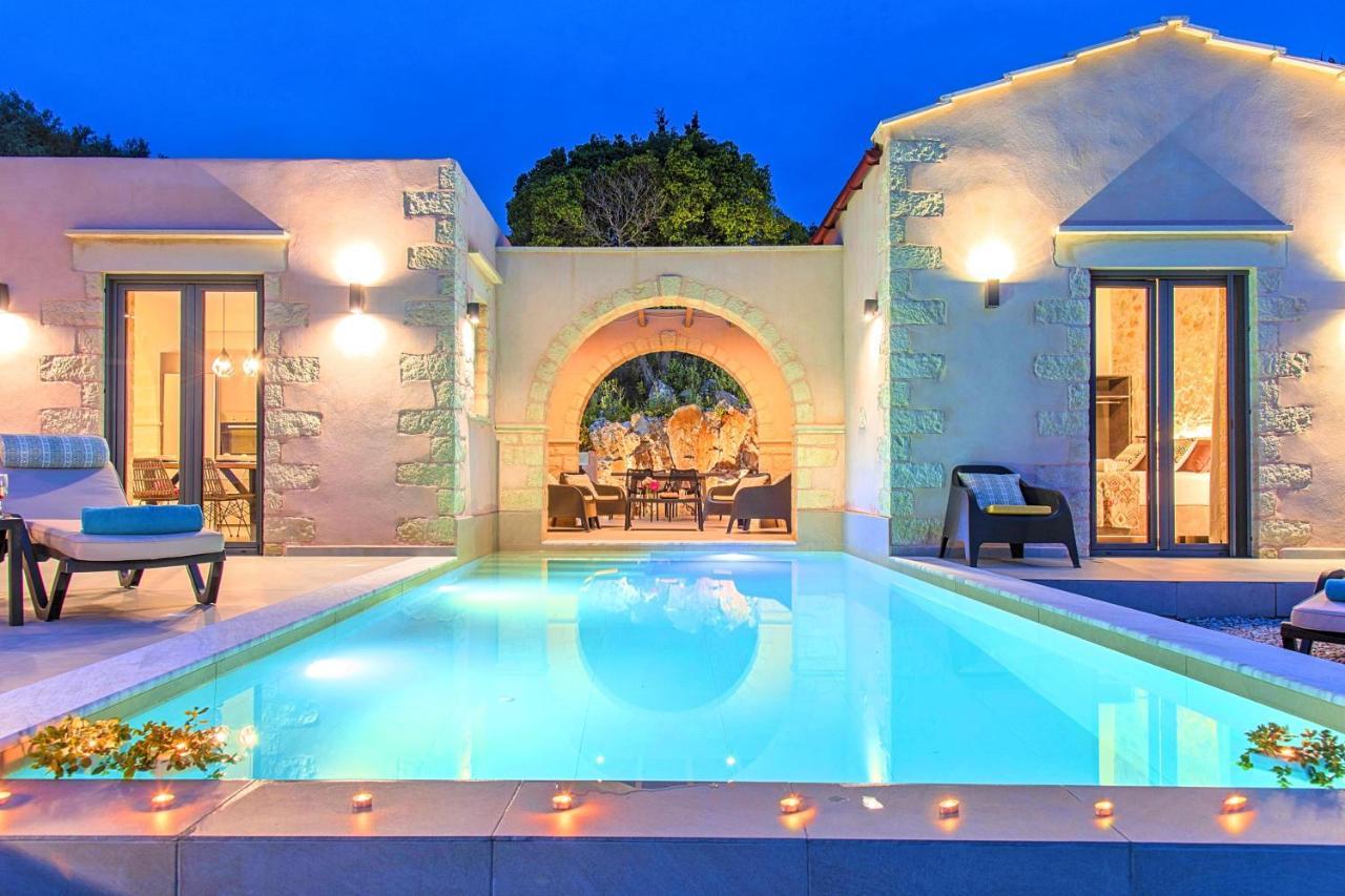 Villa Vardis Heated Pool Vryses Bagian luar foto
