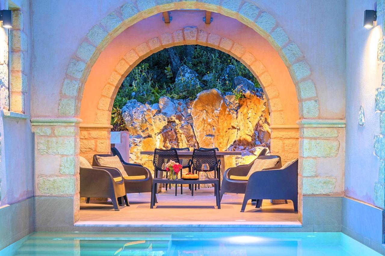 Villa Vardis Heated Pool Vryses Bagian luar foto