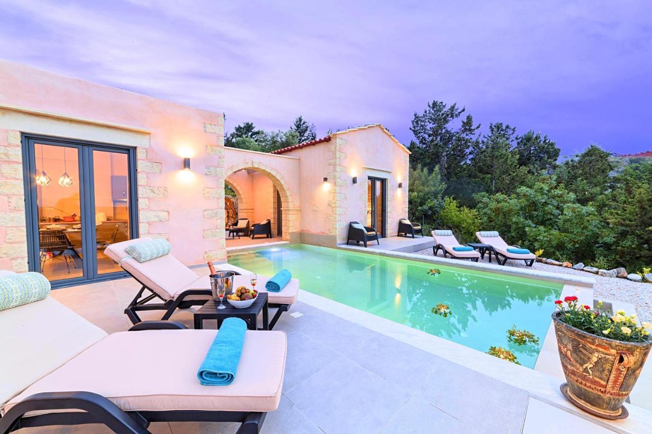 Villa Vardis Heated Pool Vryses Bagian luar foto